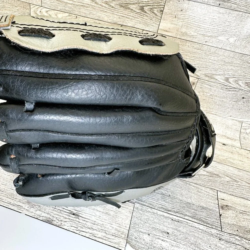 Spalding Model 18225 11.5" Baseball Glove Top Grain Leather Laced RHT Black/Gray - Picture 10 of 15